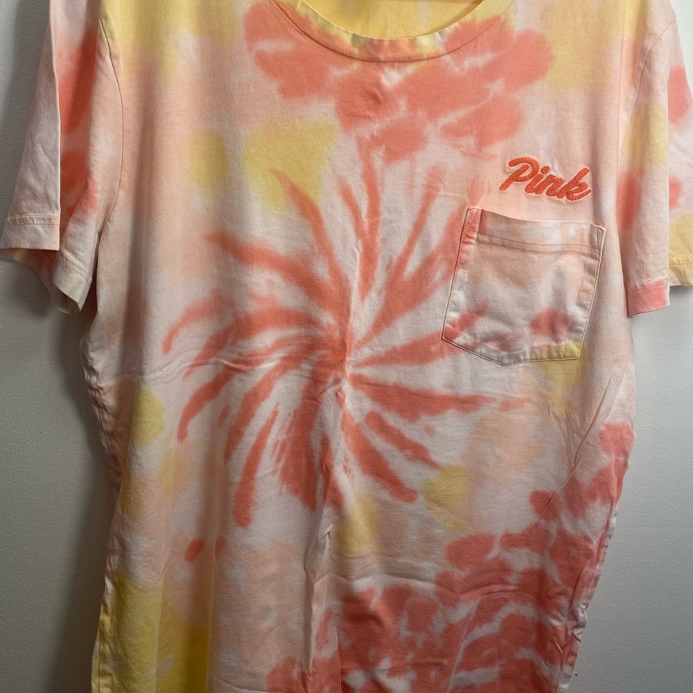 PINK campus tee